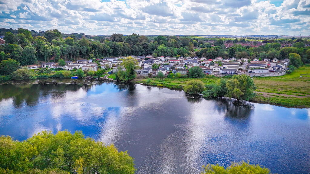 Summerway, Radcliffe-on-Trent, Nottingham, NG12 2AR photo 2