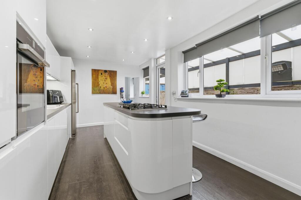 House in Weston-super-Mare, Whitecross Village - View 2