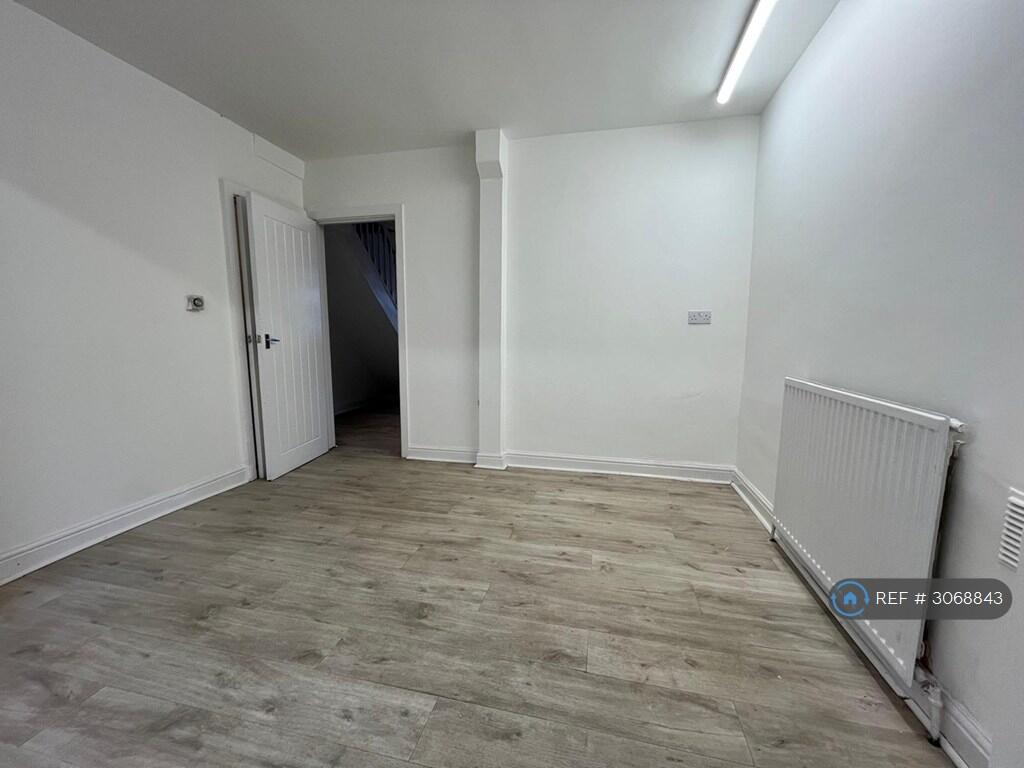 House in Manchester, Greater Manchester - View 4