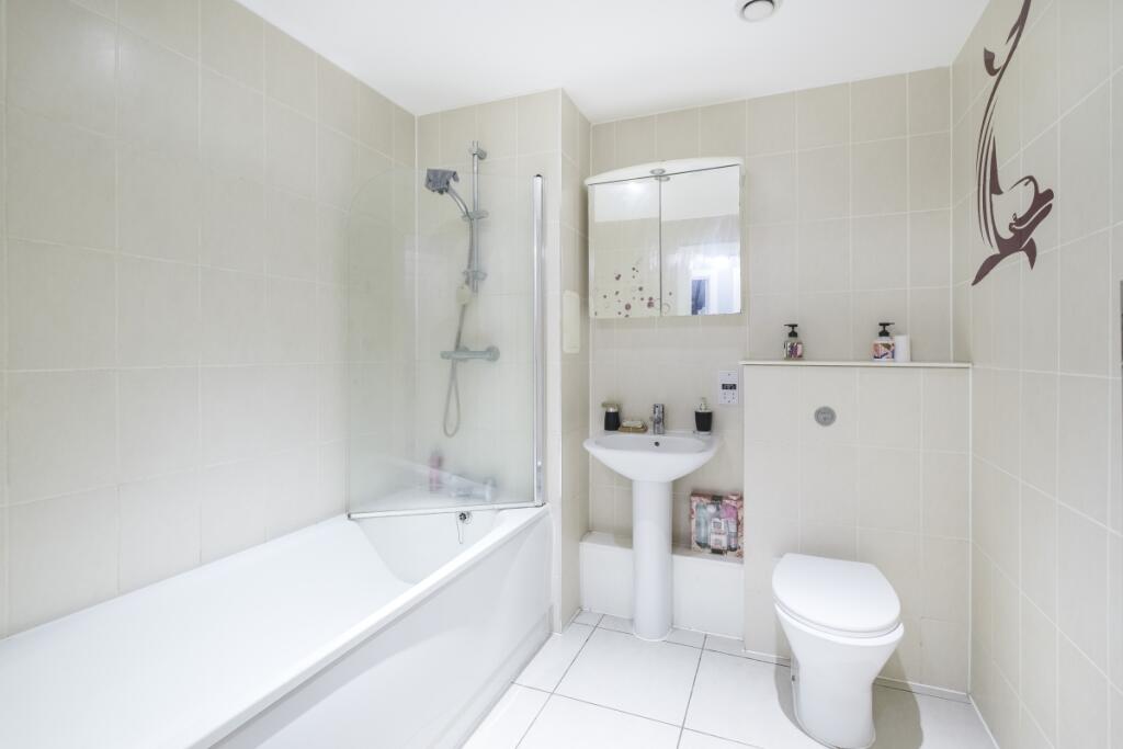 Apartment in London - More