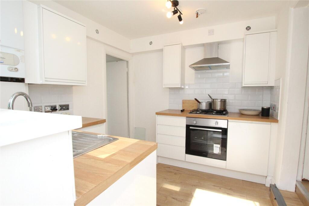Apartment in London - More