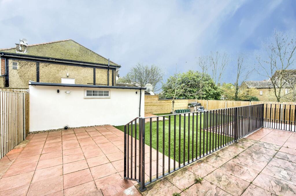 Apartment in London - View 5