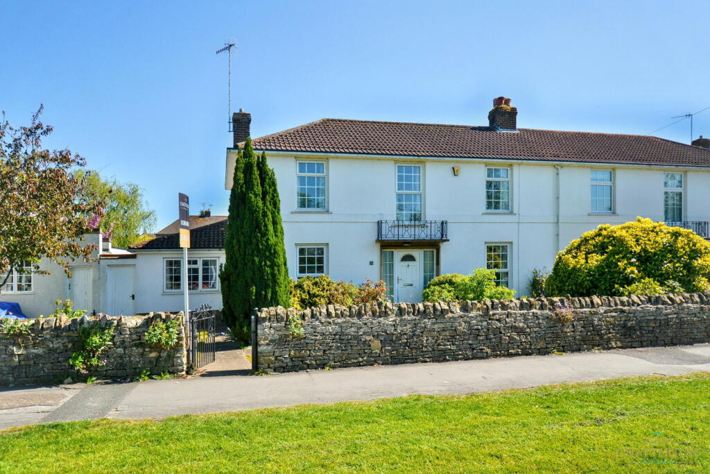 Main image of property: Waterside, Evesham, WR11 1BU