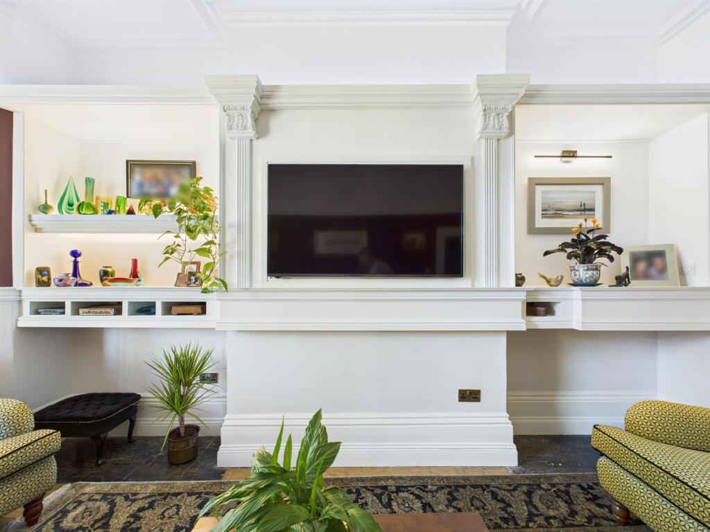 Apartment in Wirral, Liverpool City Region - More