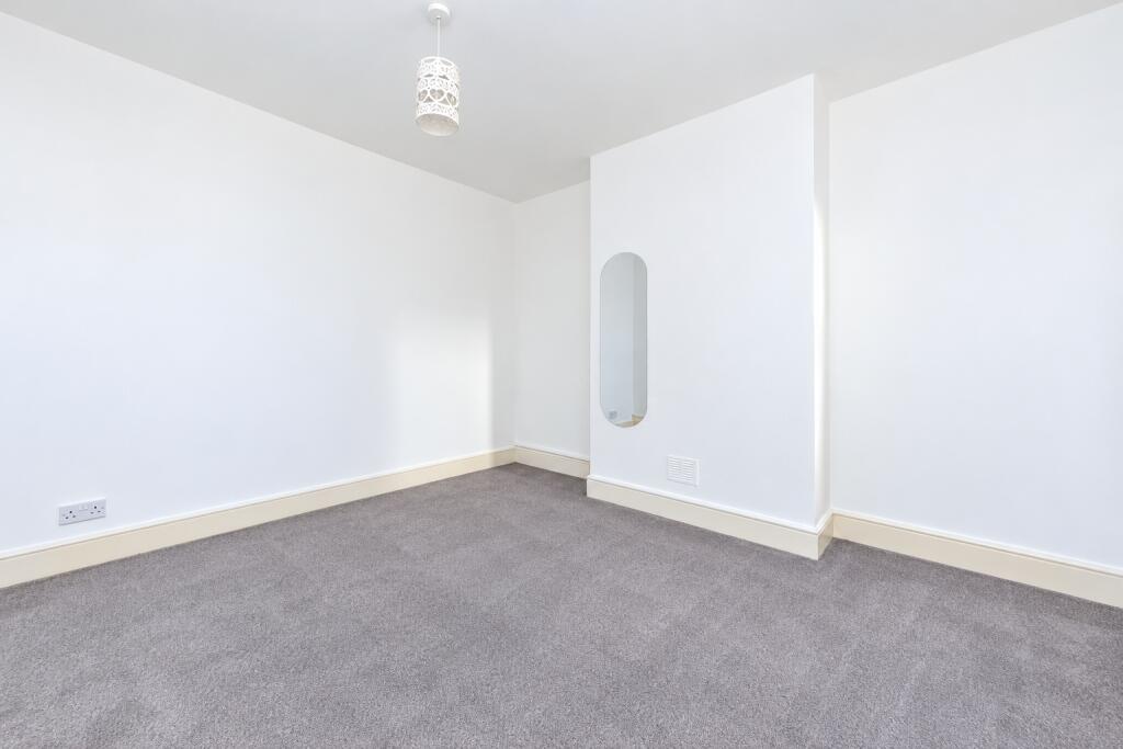 Apartment in Rochester - View 4