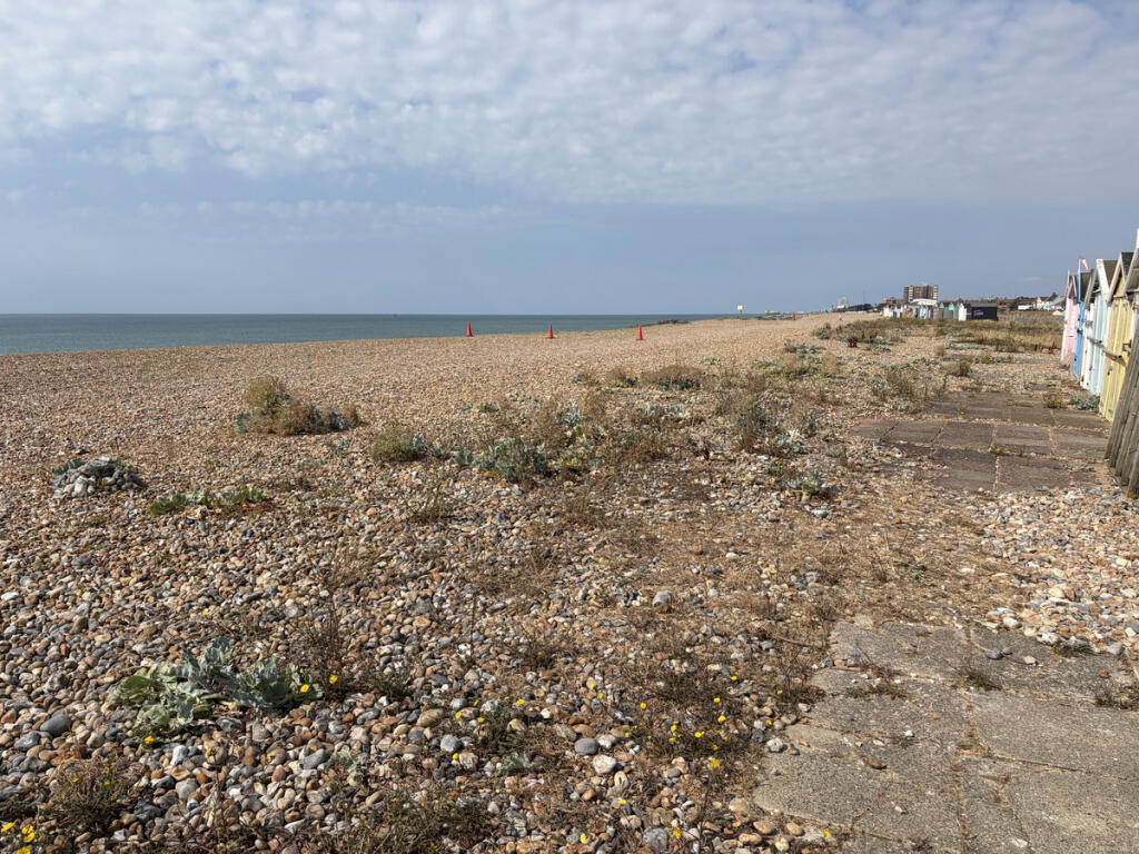 Apartment in Adur, Lancing - More