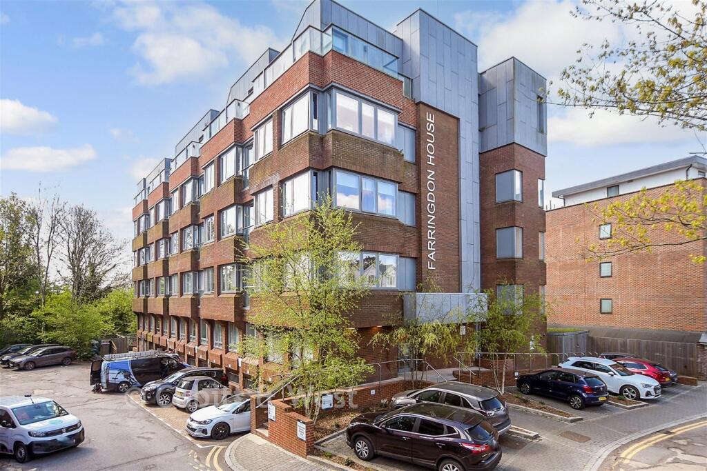 Apartment in Redhill - View 2