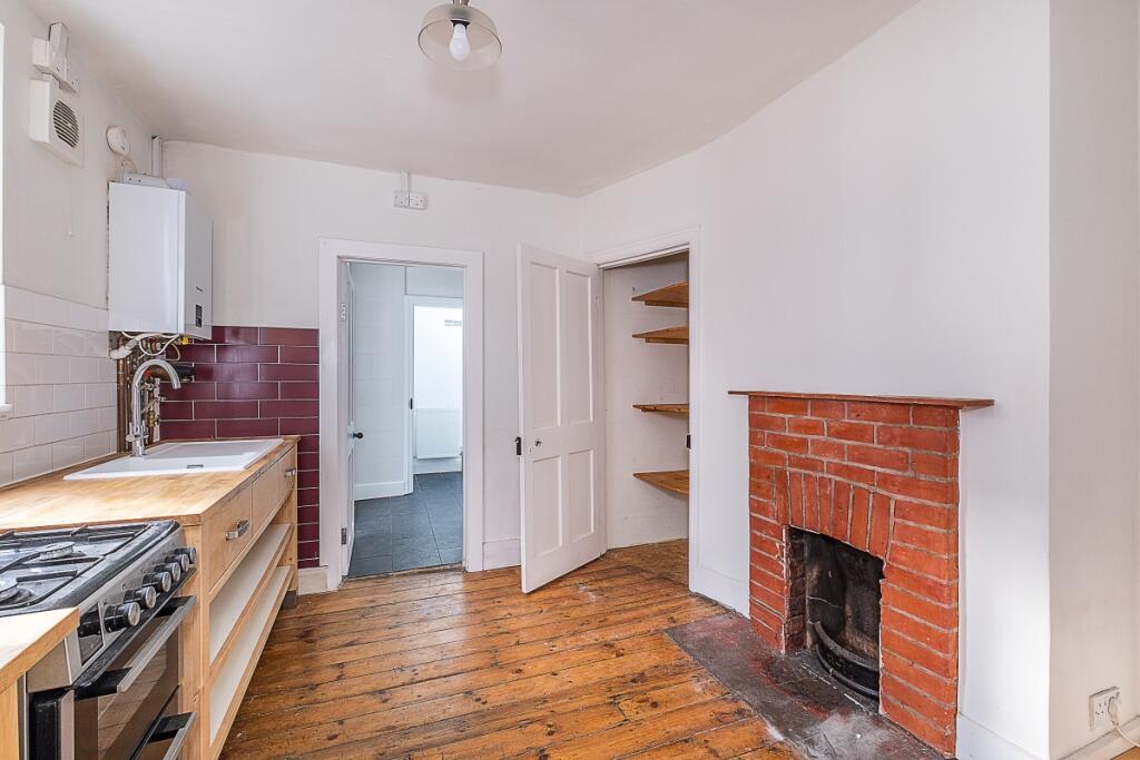Apartment in London - More