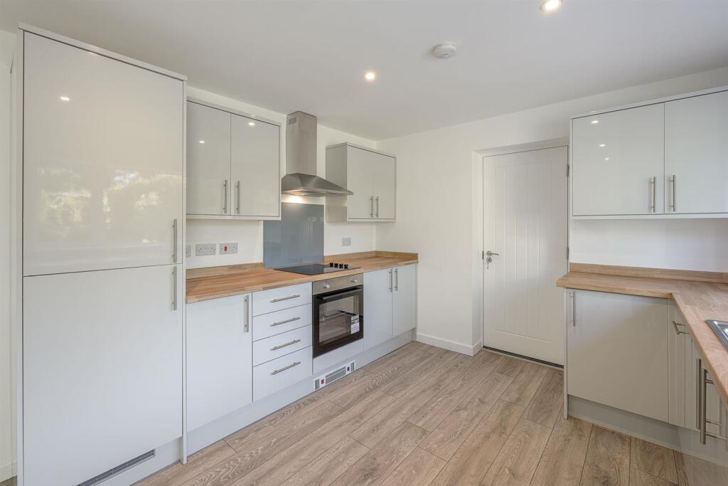 House in Dudley, West Midlands - View 3