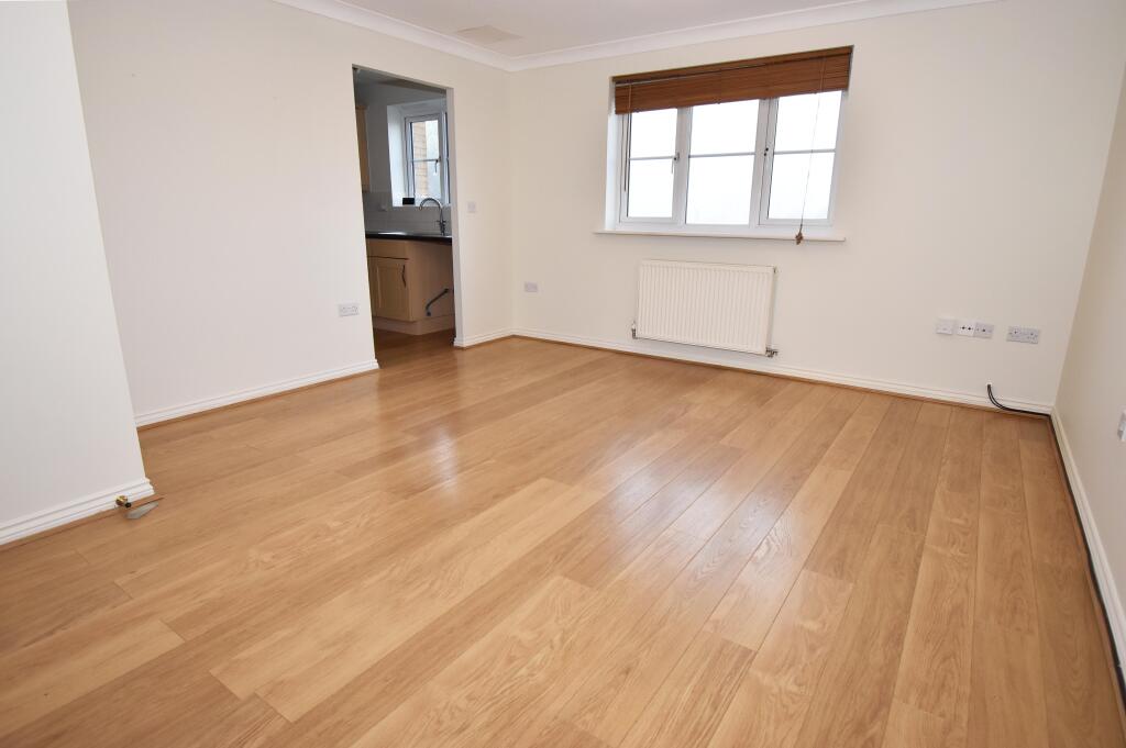 Huron Road, Broxbourne photo 5