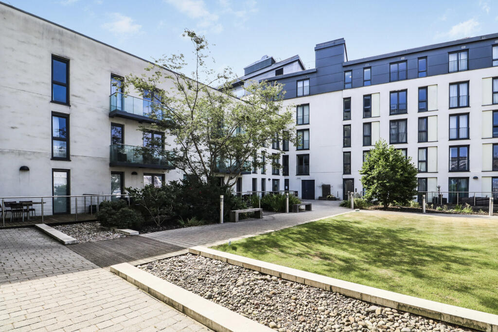 Main image of property: Hayes Apartments, The Hayes, Cardiff, CF10