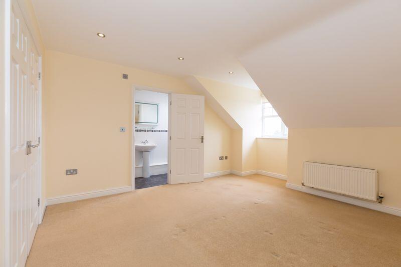 Apartment in Wigan, Shevington Moor, Standish - View 5