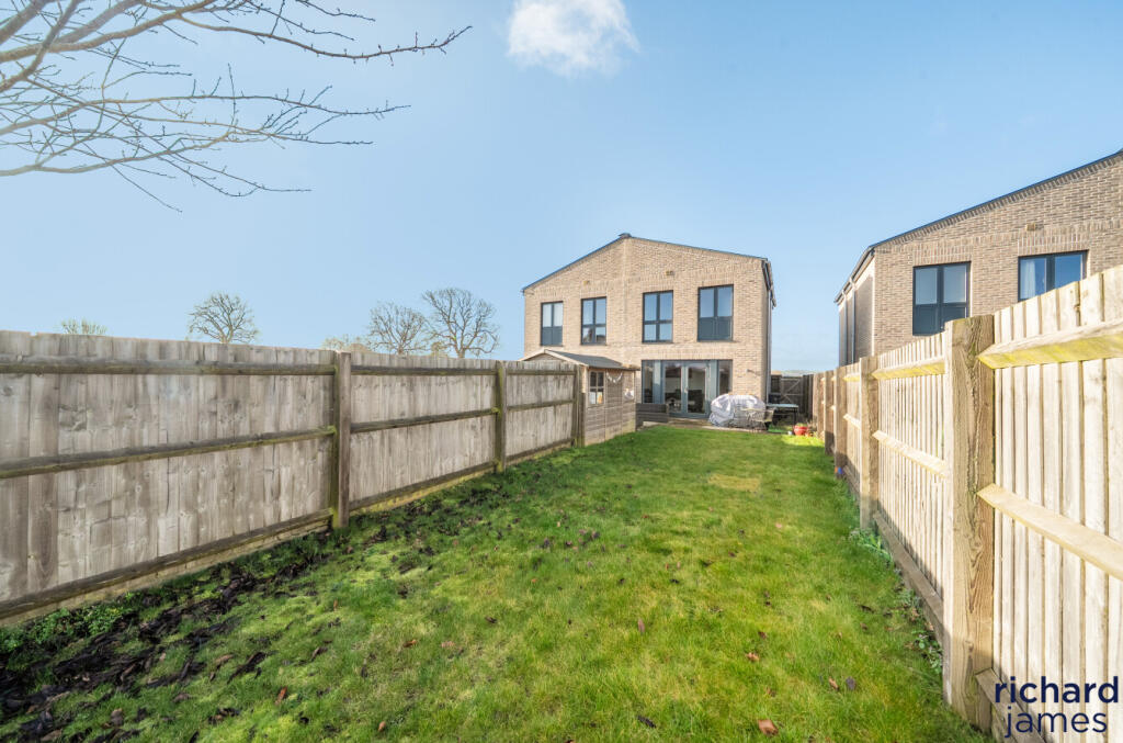 Pryde Close, Swindon, SN3 photo 4