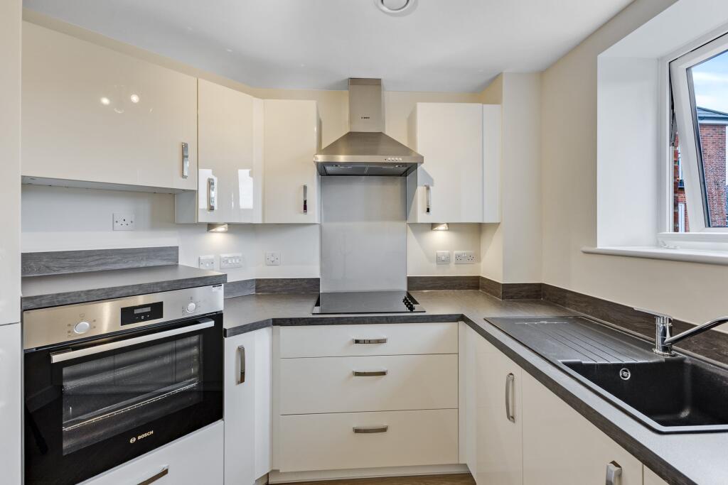 Main image of property: Flats 1-53, The Moors, Thatcham, Berkshire, RG19 4AU