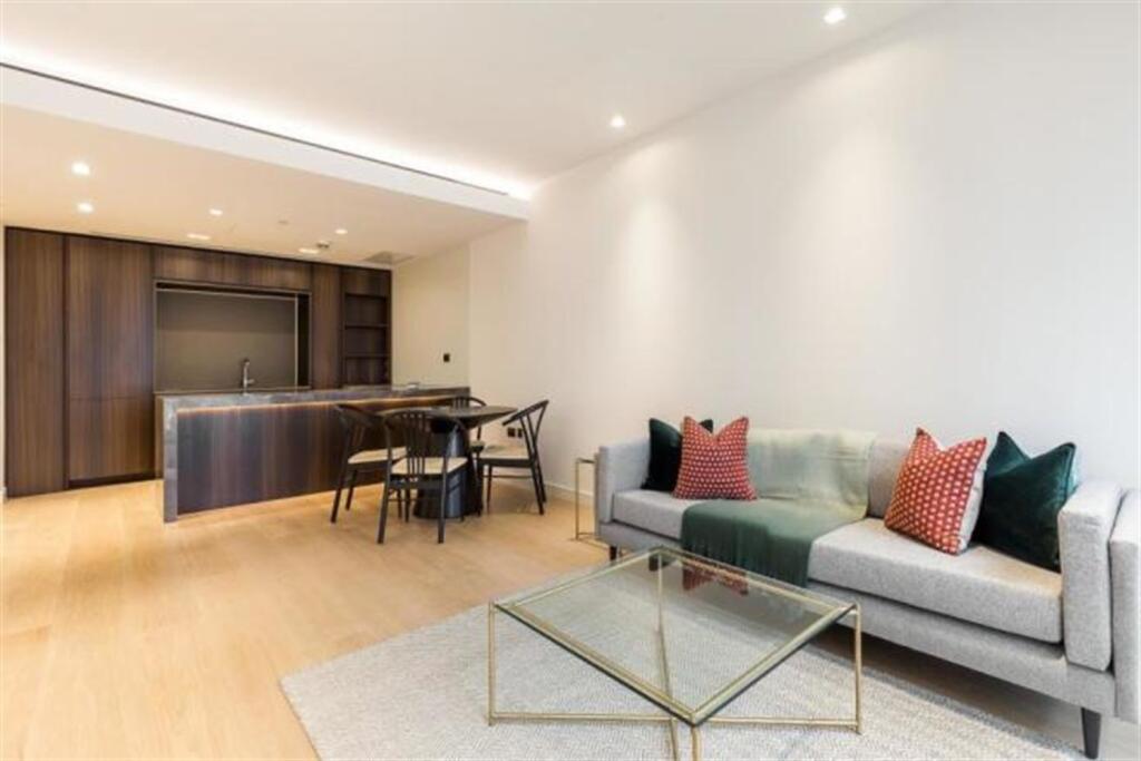 Main image of property: Lincoln Square, Portugal Street, WC2A 