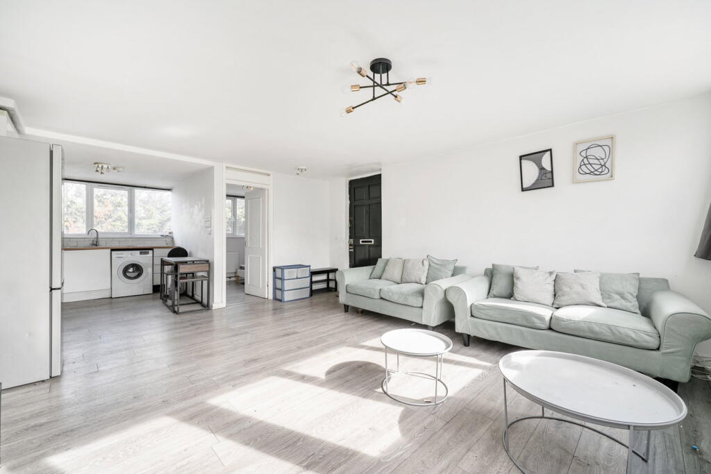 Main image of property: Aspen Close, Yiewsley, West Drayton, UB7 8HR