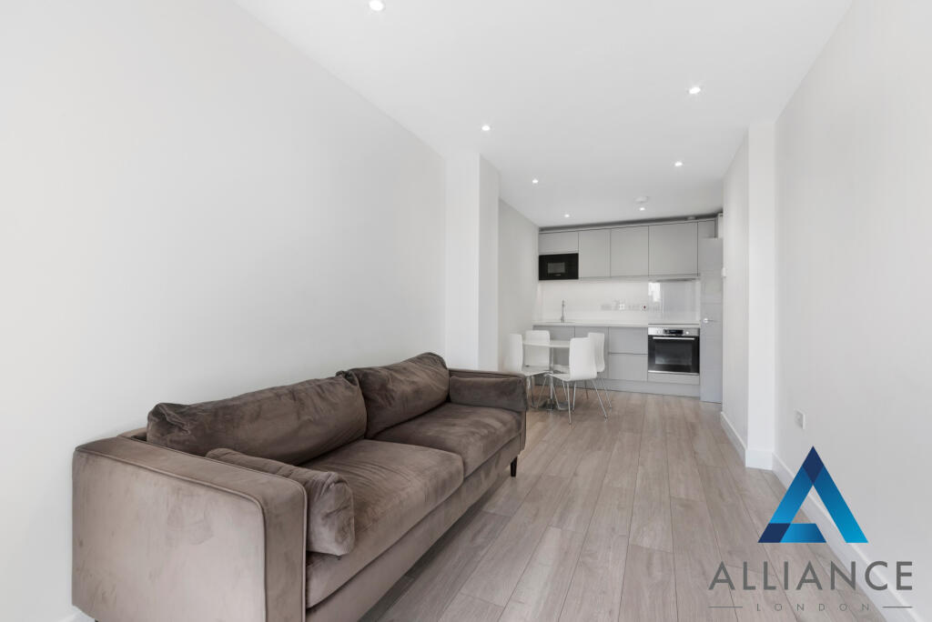 Main image of property: New London Road, Chelmsford, Essex, CM2