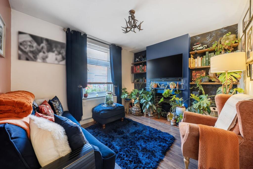 House in Tonbridge - More