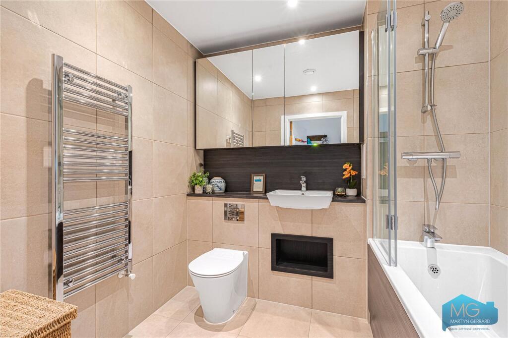 Apartment in London - View 5