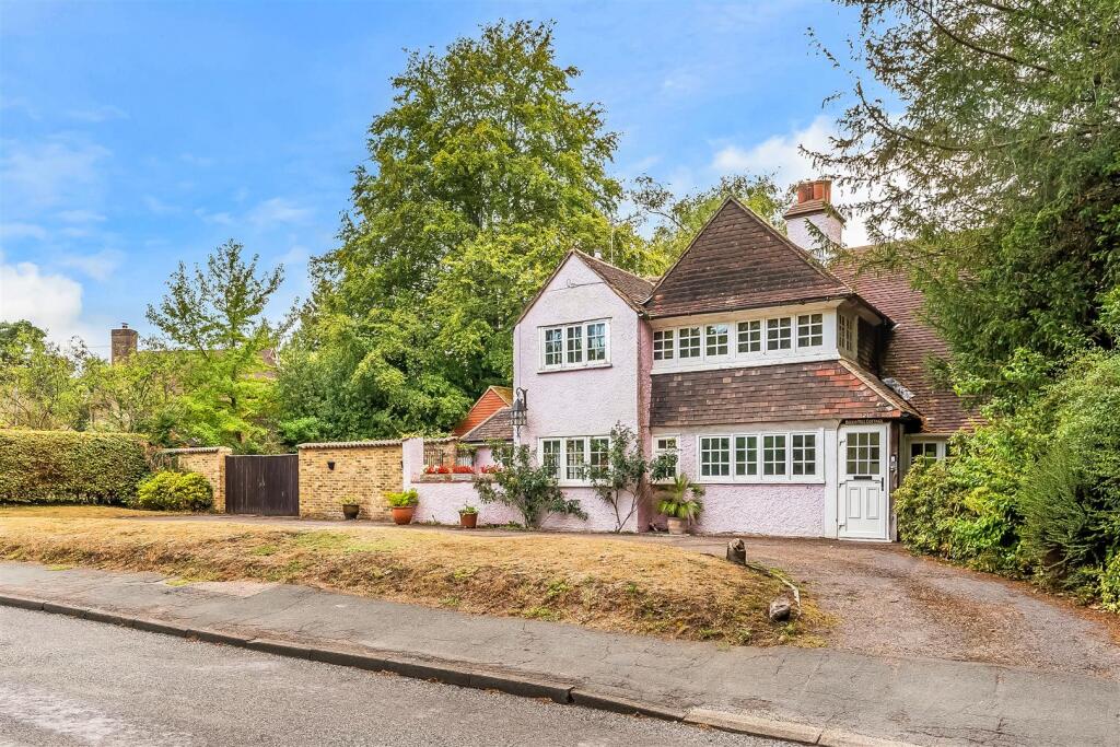 Main image of property: Northdown Road, Woldingham