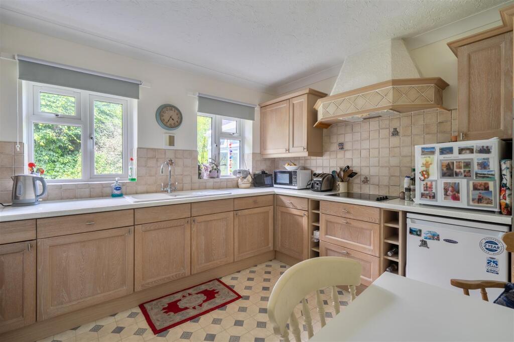 Redwood Close, Beaminster, Dorset - View 5