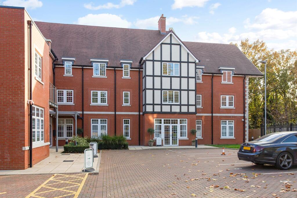 The Canopy, Lambourne Road, Chigwell photo 3