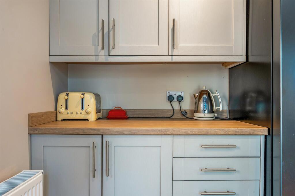 House in Basingstoke and Deane, Whitchurch - More