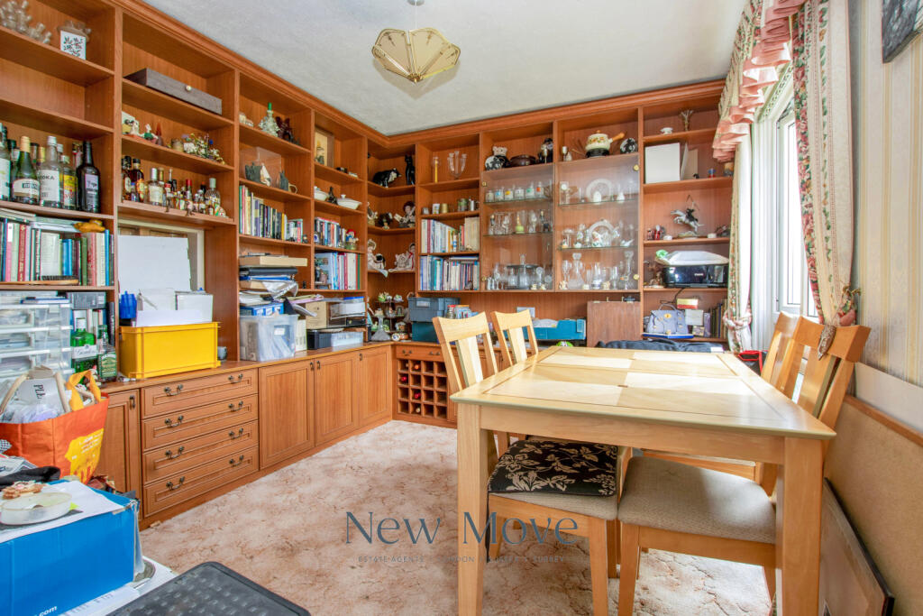 House in Crawley, Southgate - View 2