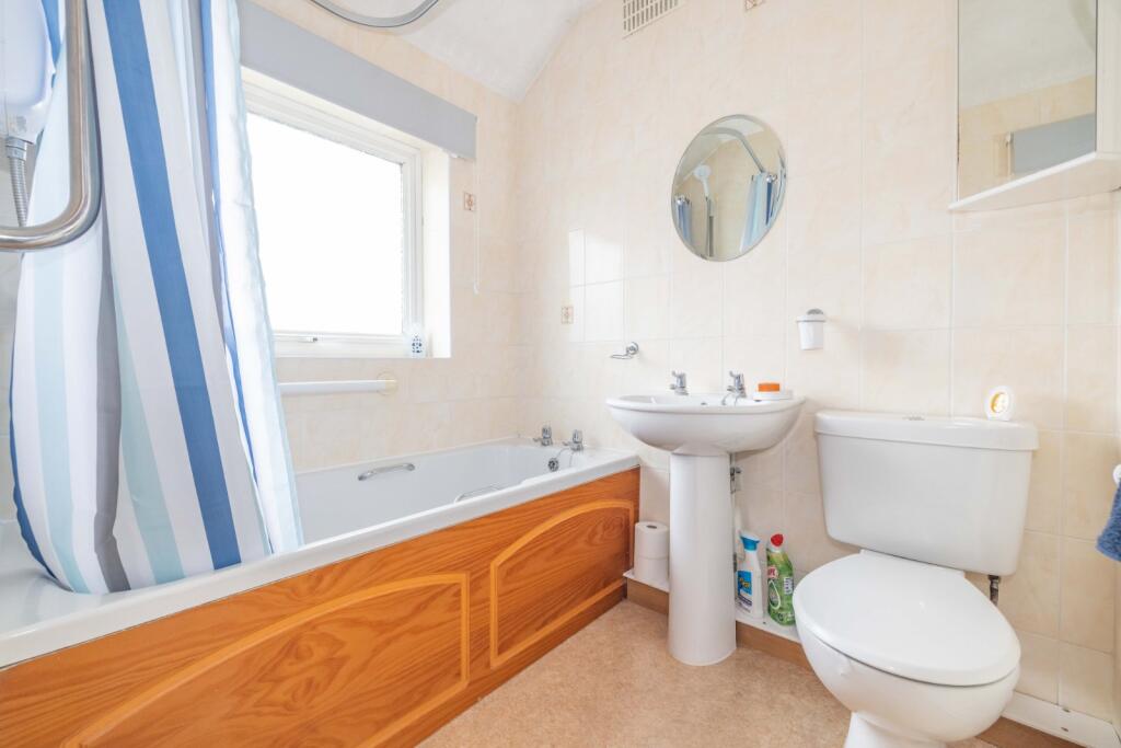 Hollowmede, Canterbury, Kent, CT1 - More