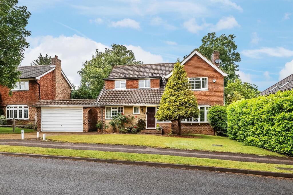 Main image of property: CHURCH CLOSE, FETCHAM, KT22