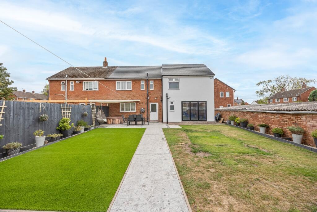 House in Walsall, High Heath - View 4