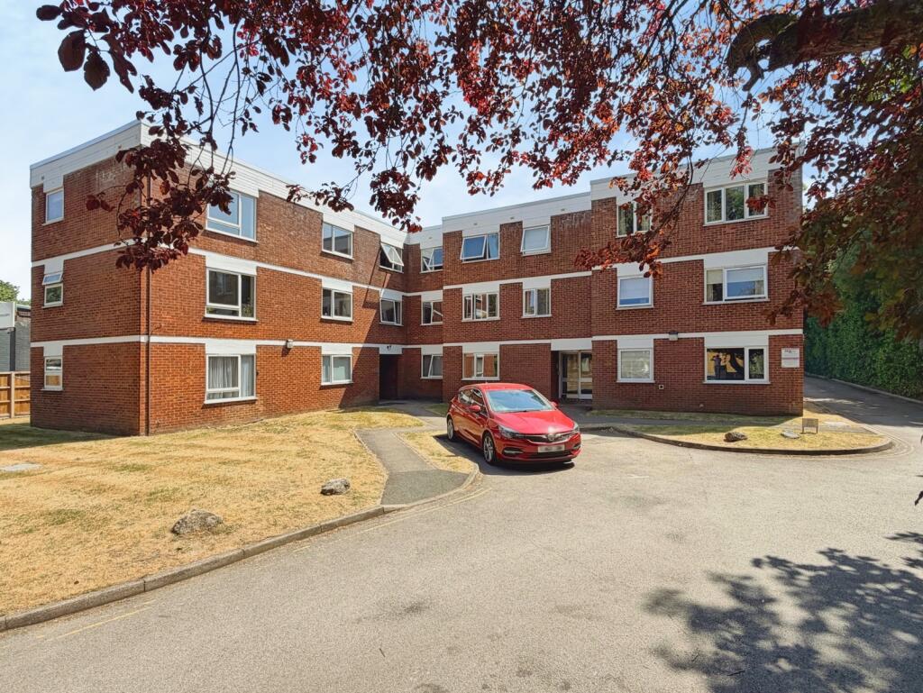 Main image of property: Fleet Road, Fleet, Hampshire, GU51
