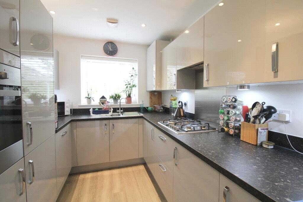 Muir Gate, Binfield, Bracknell, Berkshire, RG42 photo 4