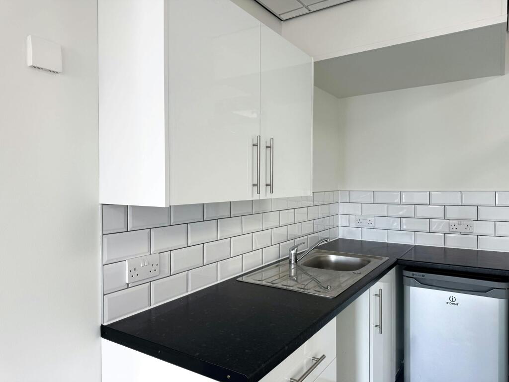 1 Ashey Road_office to let-2.jpg