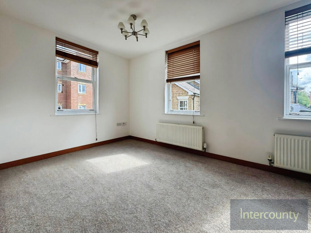 Apartment in East Hertfordshire, Hockerill, Bishop's Stortford - View 5
