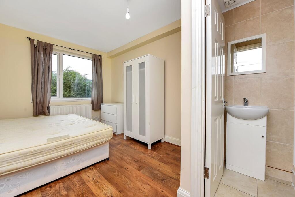 4 bedroom terraced house for rent