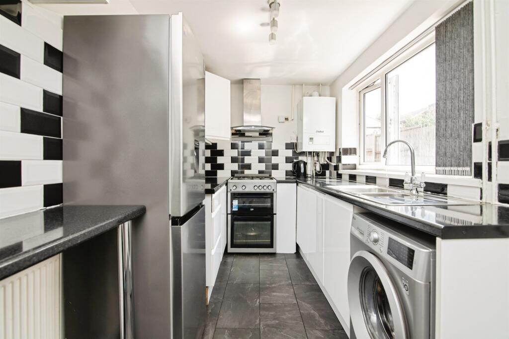 House in Sandwell, West Midlands - View 3