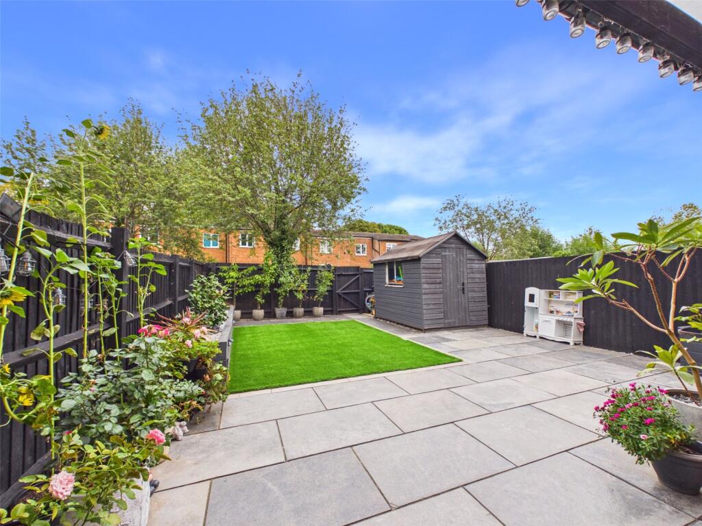 House in Gloucester - View 2