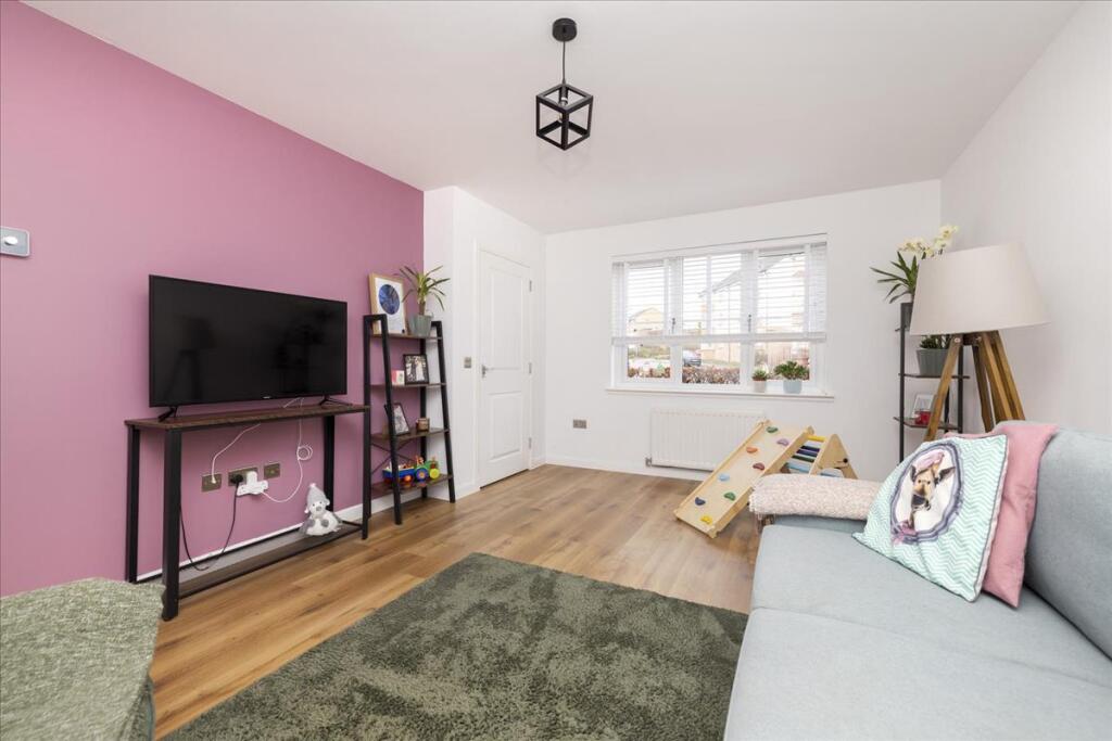 9 Whitehouse Road, Gorebridge, EH23 - View 4