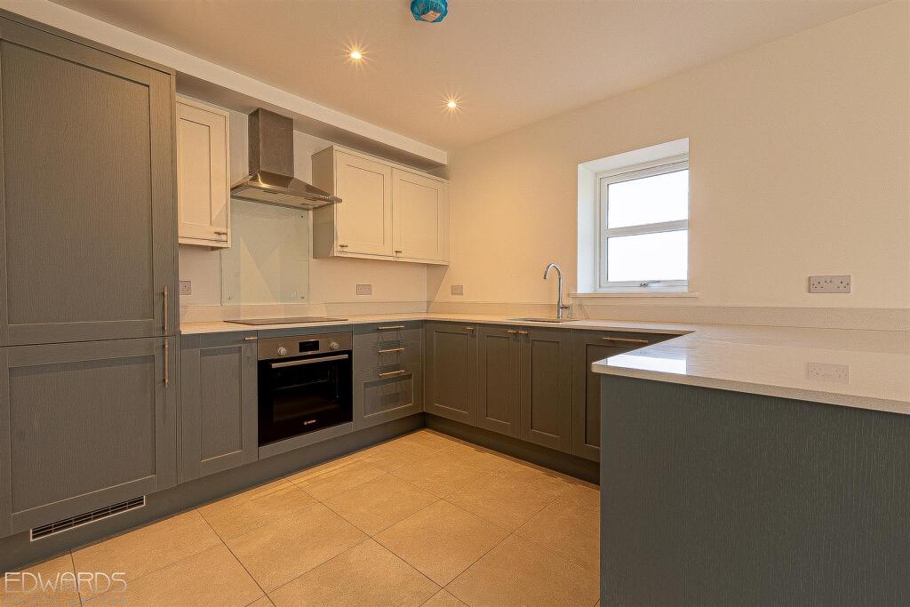 14 Golf Links Road, Ferndown photo 2