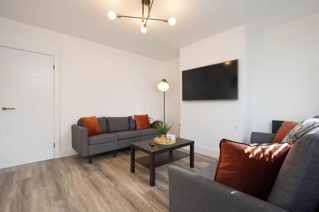 House in Sheffield, South Yorkshire - View 5