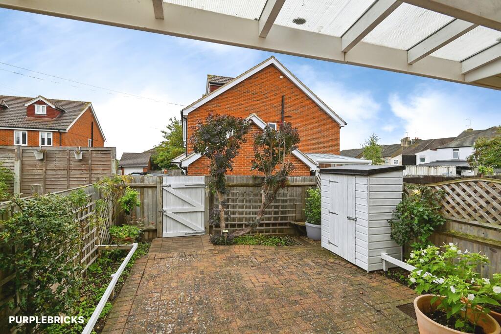 House in Gillingham, Rainham Mark - View 5