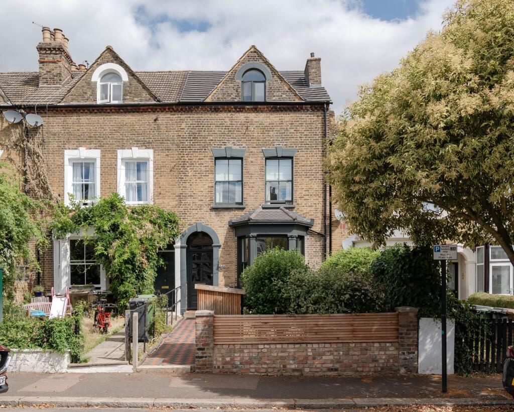 House in London - View 2