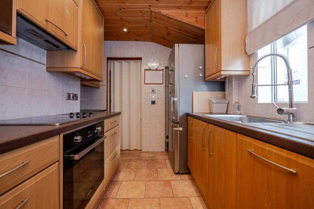 House in Johnstone, Quarrelton, Renfrewshire - More