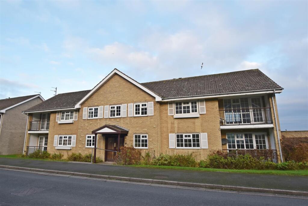 Main image of property: The Glade, Scarborough