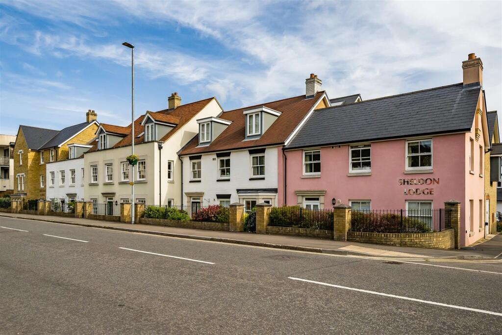 Main image of property: Sheldon Lodge, Berkhamsted, Hertfordshire