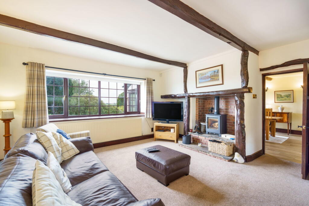 Werneth Low Road, Hyde, SK14 3AQ photo 4