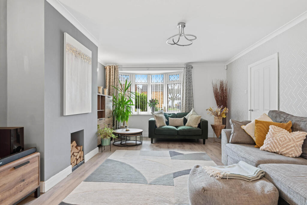 House in Rugby, Binley Woods - More