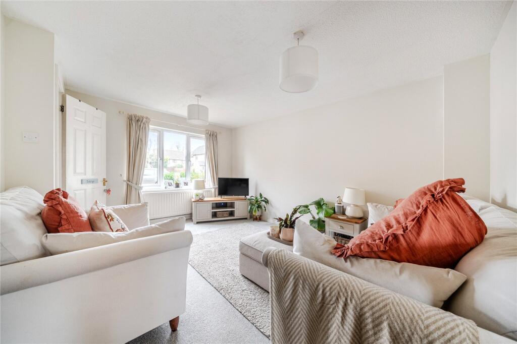 Woodhouse Close, Cirencester, Gloucestershire, GL7 photo 4