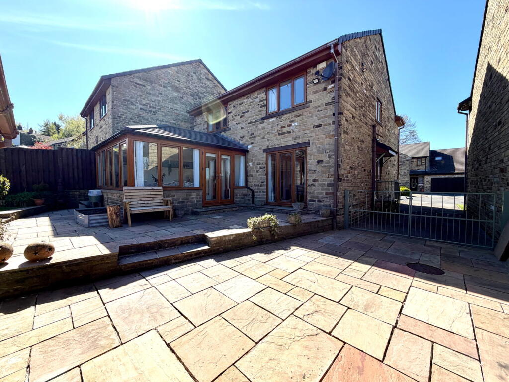 Hall Farm Grove, Hoylandswaine, Sheffield, S36 7LJ photo 4